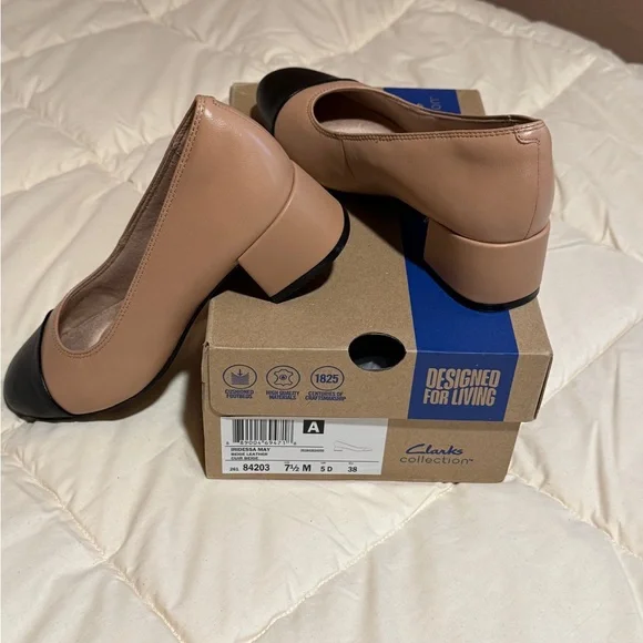 Clarks Tan and Black Block Heels - Picture 2 of 7